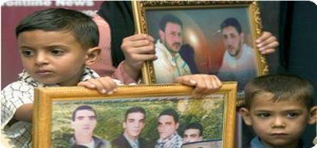 Relatives of Palestinian prisoners in Egyptian prisons appeal for their release