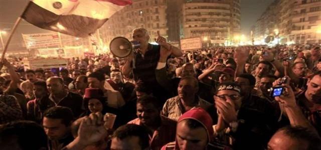 Between Interference and Assistance: The Politics of International Support in Egypt, Tunisia, and Libya