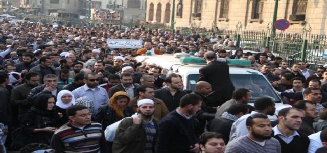 Thousands Demonstrate at Al-Azhar Mosque During the Funeral of Sheikh Emad Effat